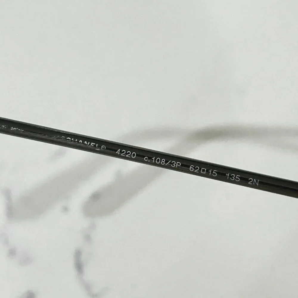 CHANEL Rimless Sunglasses 4220 Silver Frame Purple Tinted Gradient Lenses - Picture 7 of 8